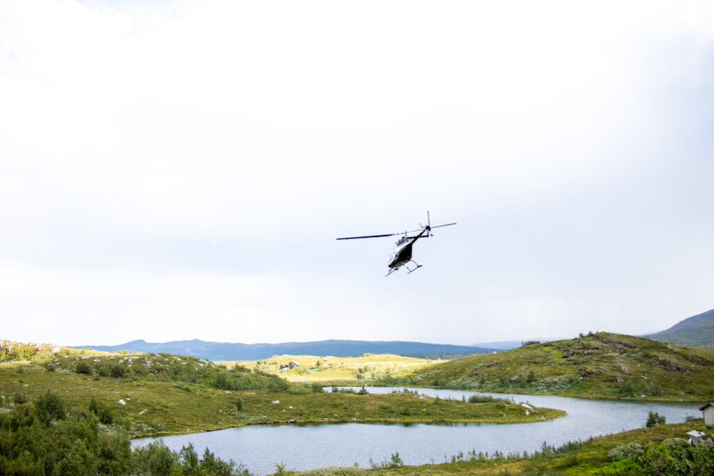 De eerste helikopter vertrekt